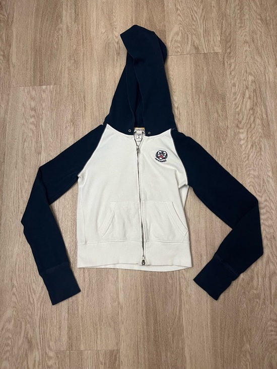 Abercrombie & Fitch Tops - vintage abercrombie & fitch sweatshirt